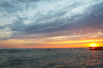 Amazing sea sunset against the beautiful sky
