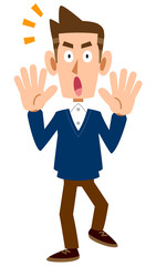 私服の男性が驚く