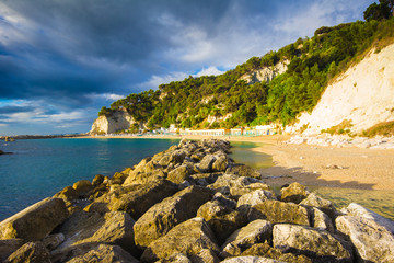 Grotta Urbani nei pressi di Sirolo