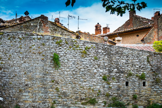 Vista delle mura di Cortona, Toscana