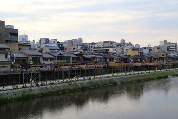 京都鴨川　川床