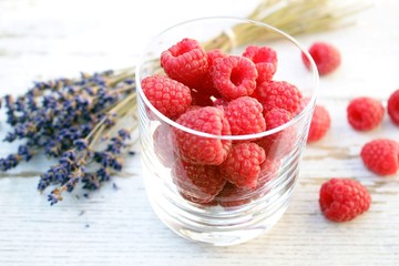 Himbeeren im Glas