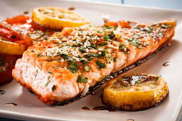 Grilled salmon and vegetables