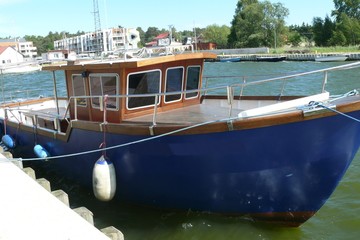 Łódka na zatoce Wiślanej.