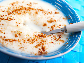 Yogurt with cinnamon
