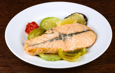 Salmon with grilled vegetables