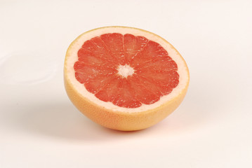 Fototapeta na wymiar juicy red grapefruit 