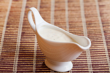 Salad dressing with cream and herbs