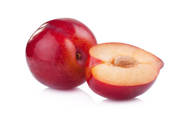 Fototapeta na wymiar plums isolated on white