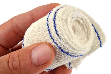Bandage en main