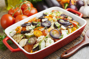 Chicken baked with vegetables