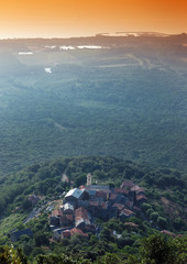 Fototapeta premium village de Costa verde en promontoire