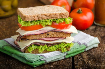 Smoked meat sandwich