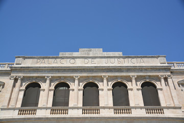 palacio de justicia en la ciudad de burgos