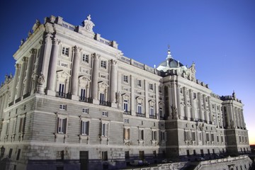 Fototapeta na wymiar palais royal de madrid