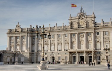 Fototapeta na wymiar palais royal de Madrid