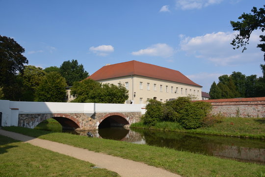 Br&uuml;cke zum Schloss in F&uuml;rstlich Drehna