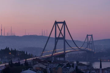 Rolgordijnen Bosphorus Bridge and traffic in the morning © Koraysa