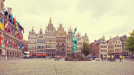 Foto auf Acrylglas Zentraler Platz von Antwerpen. Das Rathaus © lena_serditova