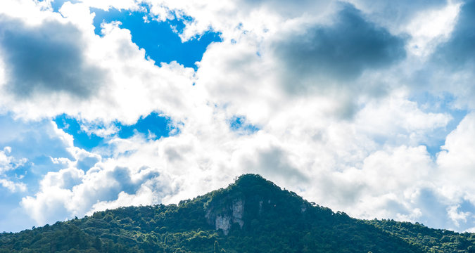 Fototapeta Shadow Mountain and cloud be come to storm 1
