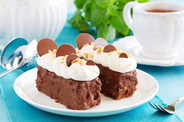 Chocolate cake with caramel, peanut cream 