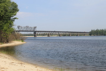 Fototapeta na wymiar Bridge across the Dnieper River