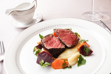 steak with vegetables