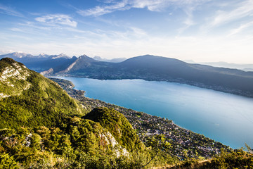 Fototapeta na wymiar Vue sur le lac d'Annecy
