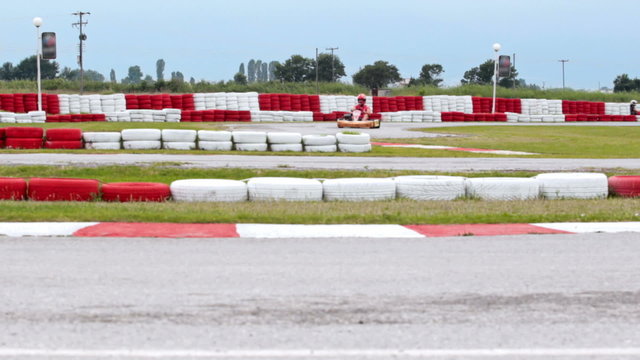 Sports driving the kart track