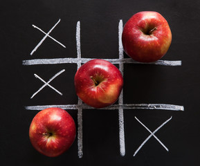 Apples win tic tac toe
