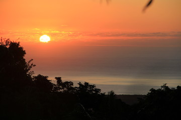 coucher de soleil sur l'océan Indien