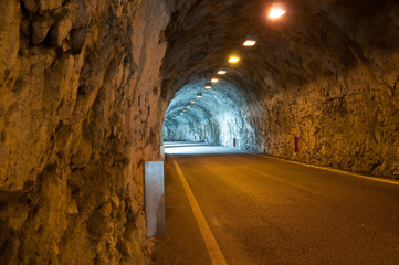 Tunnel