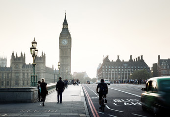 Naklejka premium Westminster Bridge o zachodzie słońca, Londyn, Wielka Brytania