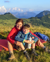 Familienidylle in der Abendsonne