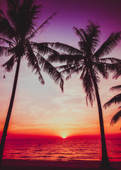 Obraz premium sunset tropical beach. Beautiful sunset