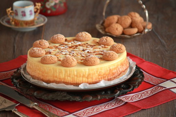 cheesecake with white chocolate and amaretto