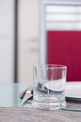 Wasser einschenken