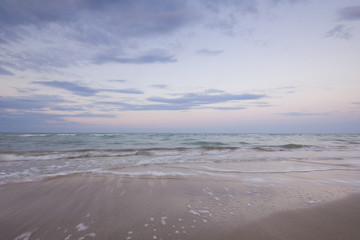 Foto del mare al crepuscolo