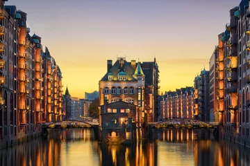 Die historische Speicherstadt in Hamburg © Mapics