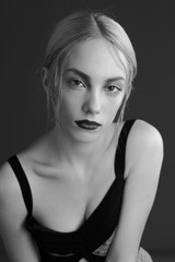 Naklejka premium Fashion photo of blonde beauty.