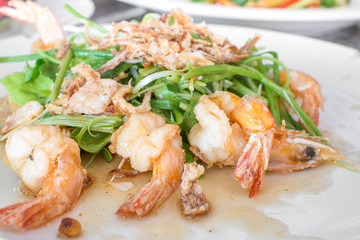 shrimps in tamarind sauce