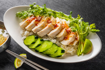 シンガポール・マレーシア・タイ風チキンライス Hainanese chicken rice