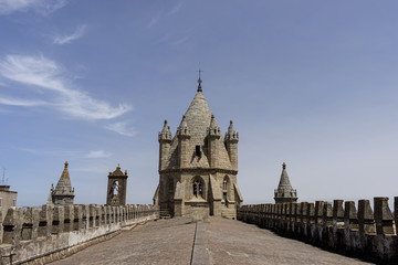 Cubiertas de la catedral de Évora, Portugal