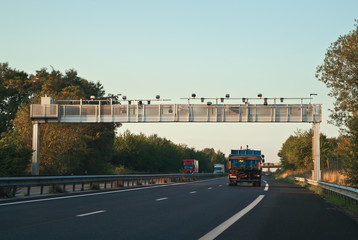 ÉCOTAXE POIDS LOURDS