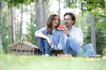 couple at picnic