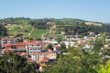 Fototapeta na wymiar Langhe Hilly Region: viewpoint of Dogliani (Cuneo). Color image