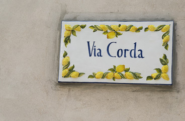 Fototapeta premium Limone del Garda. Targa indicativa. Sfondi