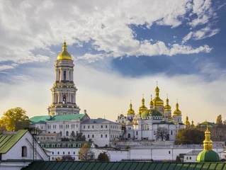 Fototapete Kiew Kiew-Pechersk Lavra gegen den Himmel mit Wolken im Herbst