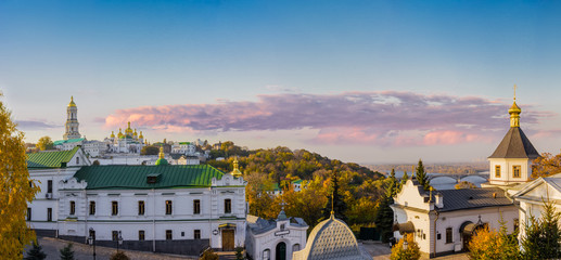 Panorama de Kiev-Petchersk Lavra soirée d& 39 automne