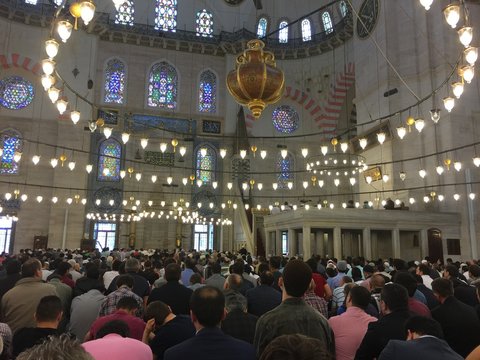 Camide İbadet